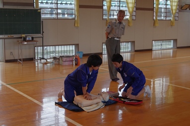 AED救命救急訓練１.jpg