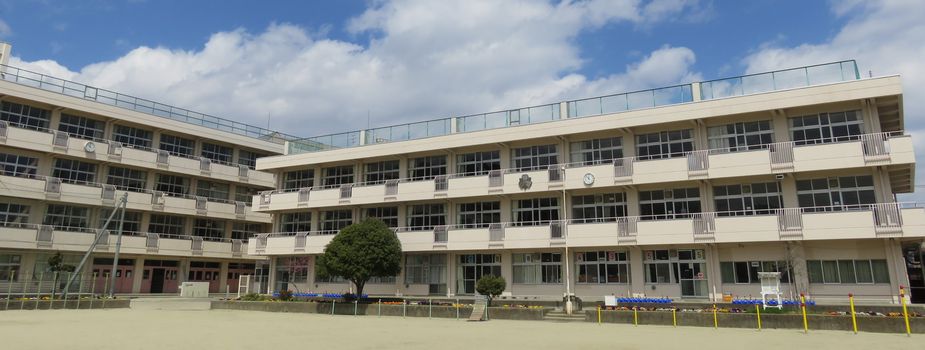 仙台市立国見小学校のサイトです