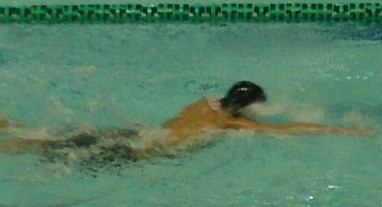 男第２泳者加藤選手.jpg